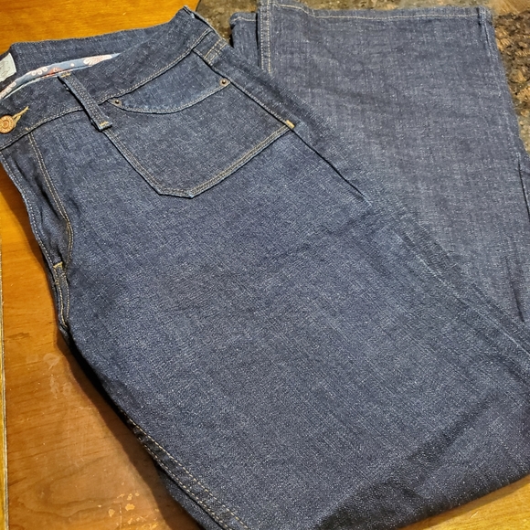 Levi's - Picture 4 of 5